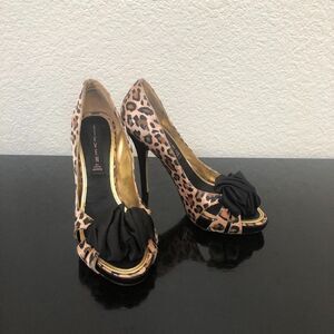 Steven by Steve Madden Animal Print Heels Size 5.5